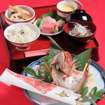 第一餐☆全5道菜與慶祝鯛魚3,300日元/嬰兒誕生！