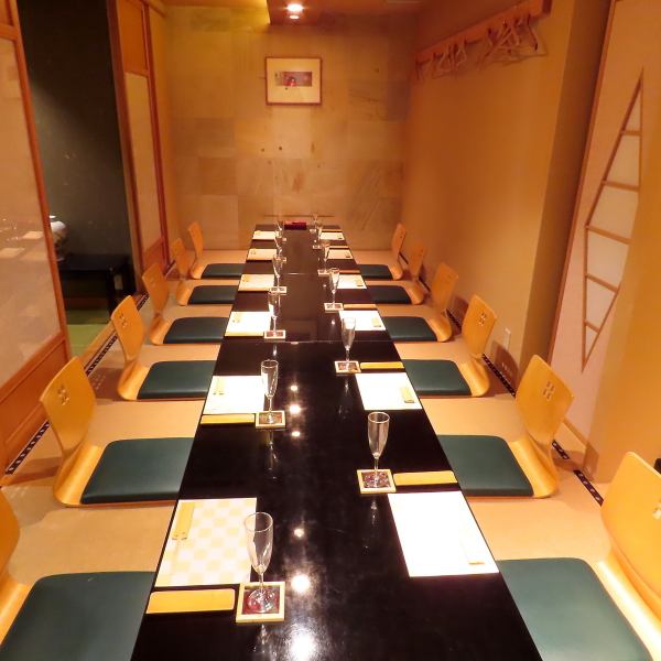 [All seats are completely private] We provide private space at all times.Please use it for any occasion, from celebrating special occasions, company banquets, and banquets with friends. We can prepare private rooms with a Japanese atmosphere according to the number of guests. Please feel free to use it for groups.