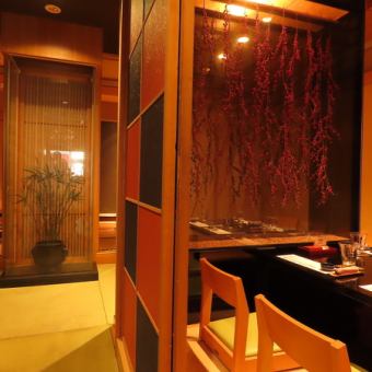 We have fully private rooms available for a variety of occasions, including business occasions, longevity celebrations, first meals, and Shichi-Go-San celebrations.Enjoy your meal in a relaxing atmosphere that exudes Japanese elegance.