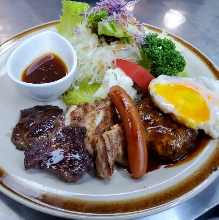 【駅から徒歩圏内】こだわりの肉料理から麺類まで多彩な味をご堪能いただけます♪