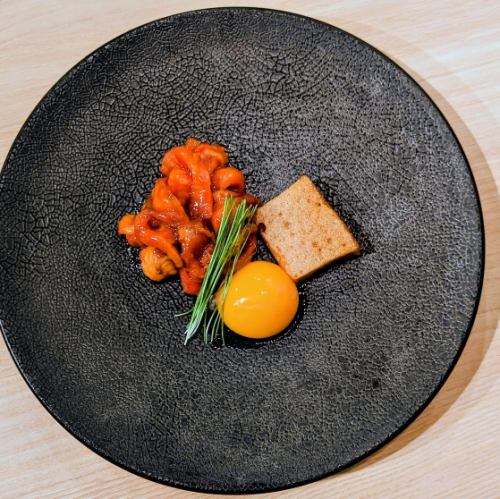 本まぐろホホ肉ユッケと泡醤油