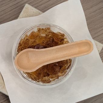 杏仁豆腐　烏龍茶ジュレ