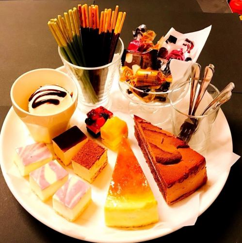Desserts and food are also available ★