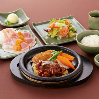 【土日祝ランチ限定】デミグラスハンバーグコース　2,800円(税込)