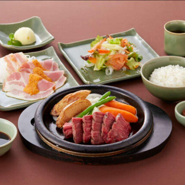 当店限定！北海道の自然が育んだブランド牛【サロマ牛】がメインディッシュのコース　5,400円(税込)～