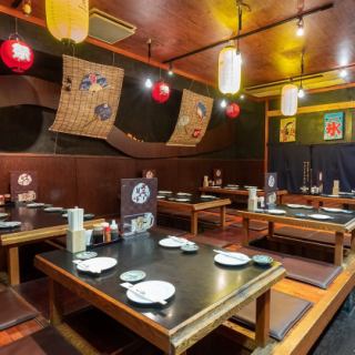 There are two types of seats, table seats and tatami mats, in the shop where there is a nostalgic Showa atmosphere.Please choose according to your usage scene!