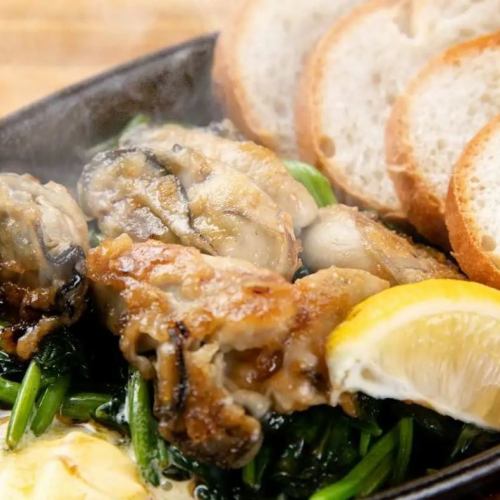 Enjoy Hiroshima's specialty dishes!