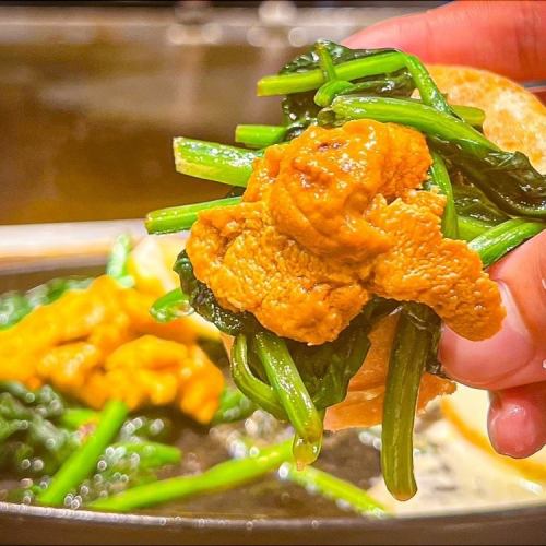 Enjoy Hiroshima's specialty dishes!