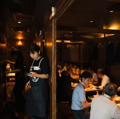 A private room with a sunken kotatsu table that can accommodate large groups!