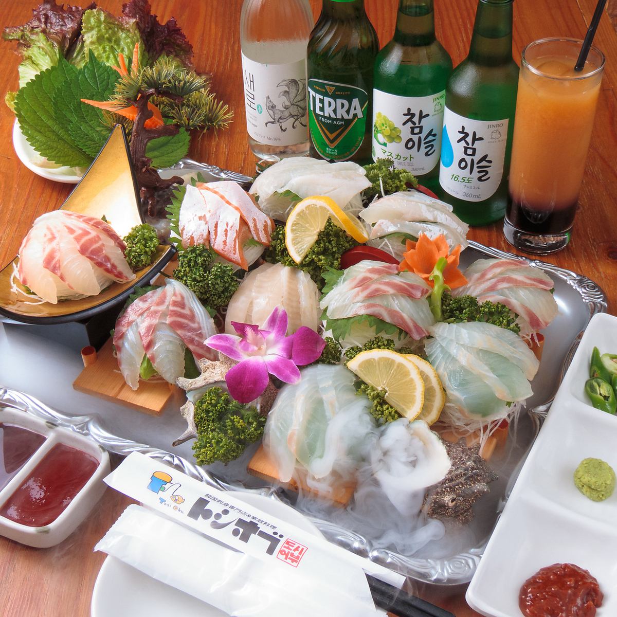 生け簀から水揚げした新鮮な海鮮が楽しめる♪韓国料理も豊富◎