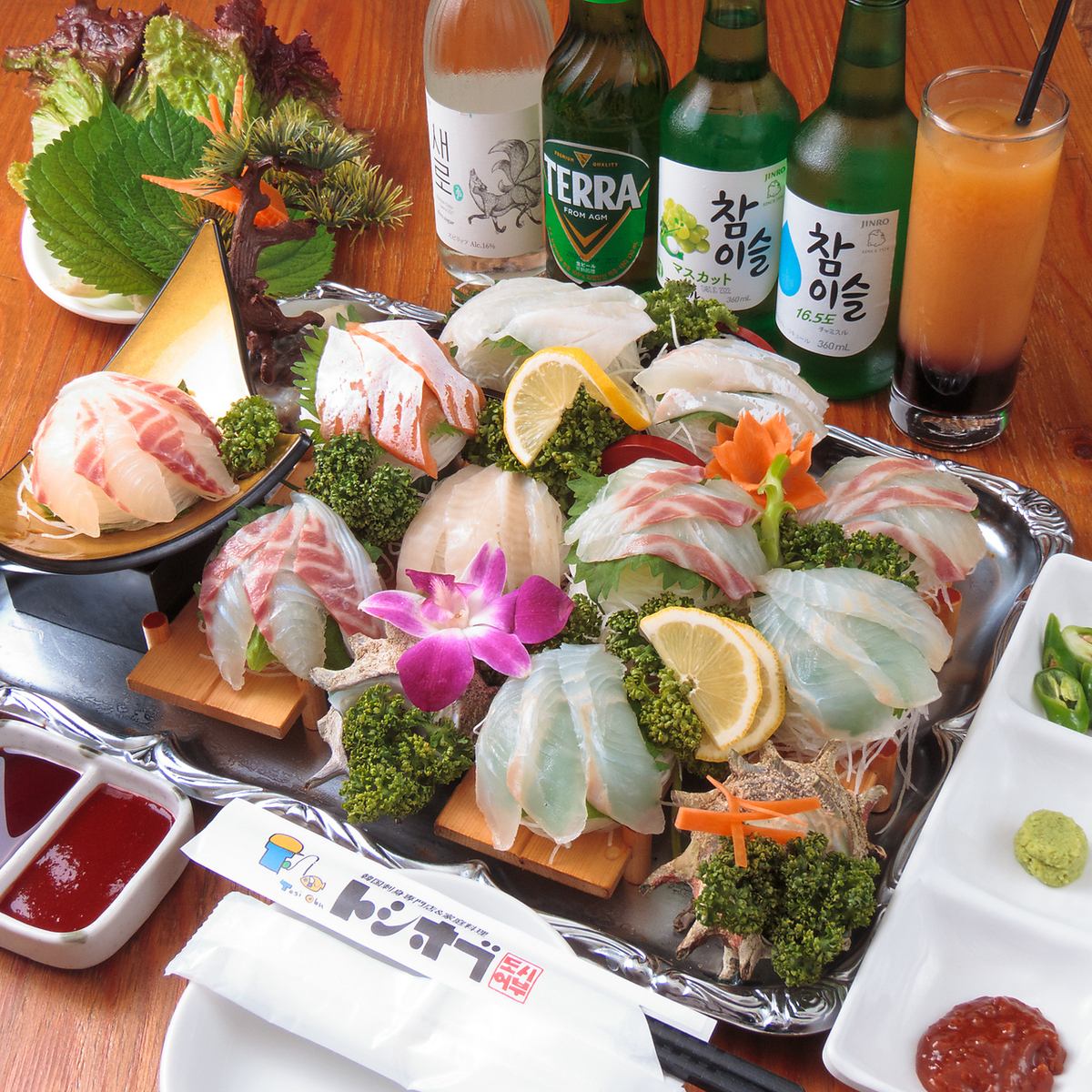 生け簀から水揚げした新鮮な海鮮が楽しめる♪韓国料理も豊富◎