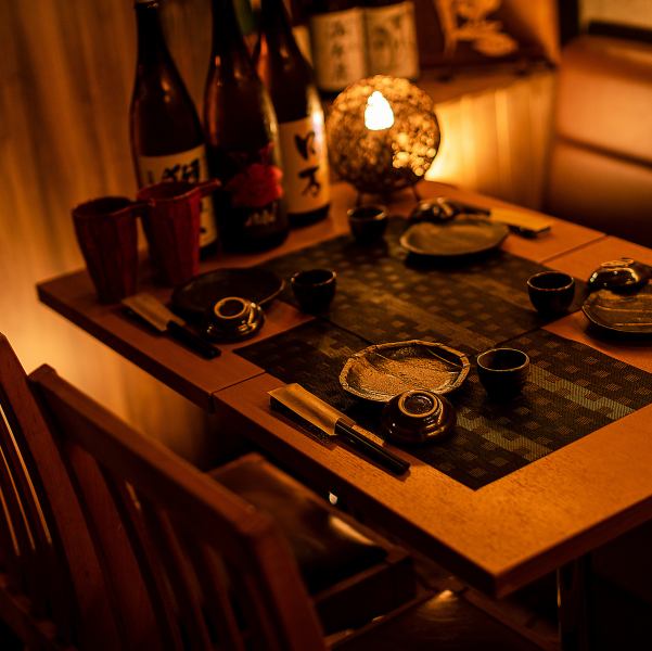 【少人数向け個室◎プライベートに◎】大切なご宴会にもご利用いただける、落ち着いた雰囲気が自慢です。ご希望の人数に合わせてご対応いたします！ゆったりとした一夜をお愉しみいただけます！(新橋/個室/居酒屋/喫煙/飲み放題/3時間/宴会/歓送迎会/日本酒/地鶏/デート/記念日/鍋)