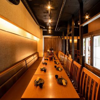 フロア貸切は着席で40様まで承っております。会社の宴会、懇親会など大人数での会合もお任せください。(新橋/個室/居酒屋/喫煙/飲み放題/3時間/宴会/歓送迎会/日本酒/地鶏/デート/記念日/鍋)