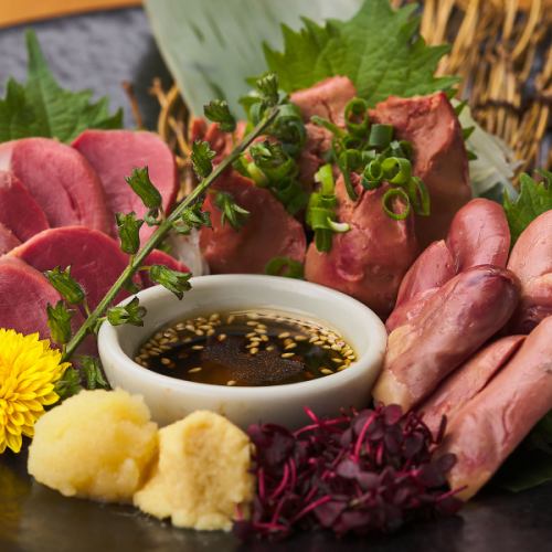 鶏刺し三種盛り