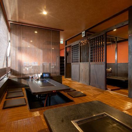4名様用の掘りごたつ式お座敷が2台誤用しております。
