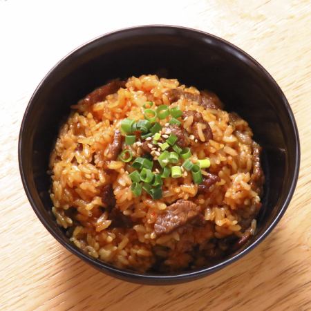 Nikumeshi (offal sauce rice with meat)