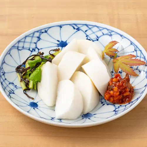 小かぶのもろ味噌添え