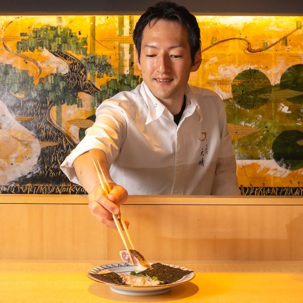 <Seating Information> There are 7 popular counter seats available, where you can watch the chef's skills up close.We also have tables that seat four, so you can use them for entertaining important people or for other meals.