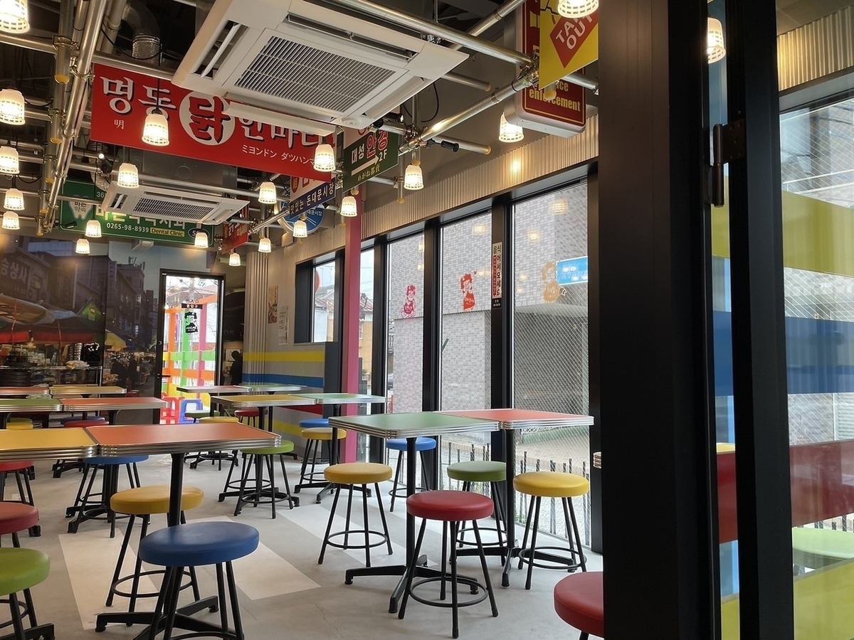 当店の2名様席は、デートでのご利用におすすめな空間。