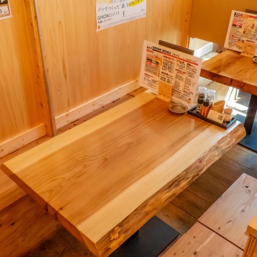 ◆3～4名様席◆3～4名の場合は仕切りを外してゆったり♪明るい落ち着きのある店内でゆっくりと羽を伸ばしておくつろぎいただけます♪まったりくつろぐのもワイワイ盛り上がるのもピッタリ♪