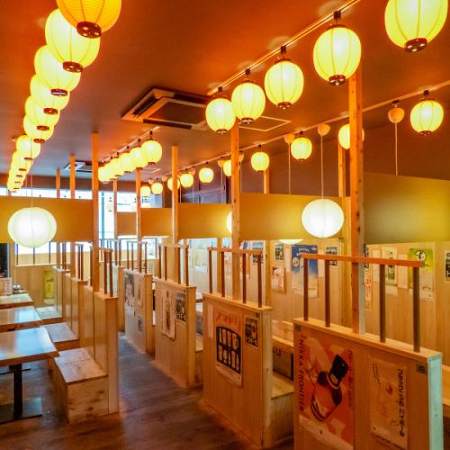 ◆総席数47席◆全席喫煙可！少人数でお使いいただける2～4名席や広々とした5～6名席あり◎可動式テーブルで17～20名様の大人数でもご利用いただけます☆阪神本線 神戸三宮駅A23出口より徒歩約5分/JR東海道本線三ノ宮駅東口(北側)より徒歩約6分♪会社帰りのサク飲みから各種ご宴会など様々なシーンでご利用いただけます！