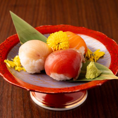 3种海鲜手鞠寿司