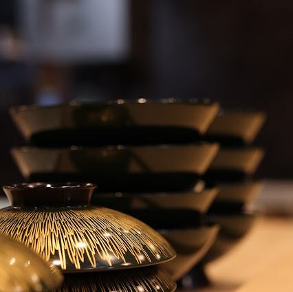 デートや同伴での利用に最適な空間で、高級和食と日本酒を楽しむことができます。