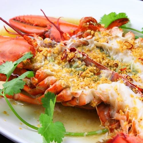 Steamed spiny lobster with garlic sauce