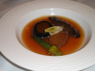Stewed specially selected dried abalone and sea cucumber