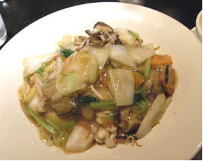 Yakisoba with oysters and mushrooms (seasonal dish) / Soup soba with oysters (seasonal dish)