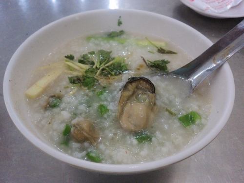 Oyster porridge (seasonal dish) / seafood porridge