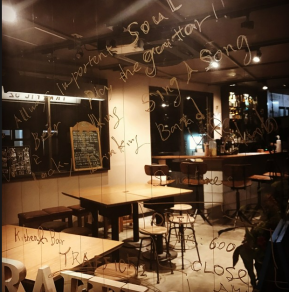 ２～４名座れます。