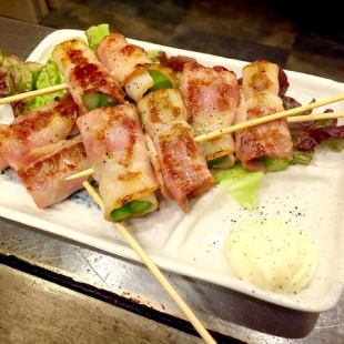 Asparagus wrapped in bacon