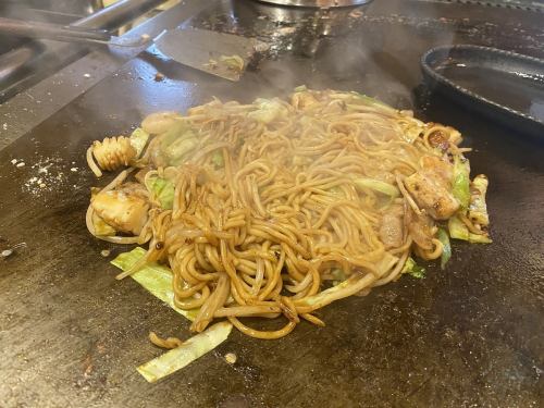 Change yakisoba to large serving of noodles (2 balls) / Change yakisoba to omu soba