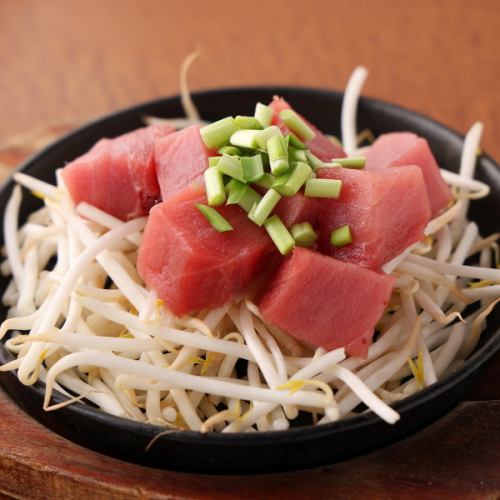 鮪のサイコロステーキ鉄板焼