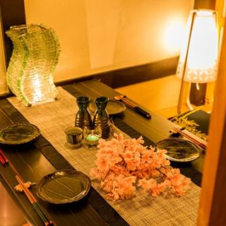 個室居酒屋をお探しの方へ…大宮でのいつもよりちょっとお洒落に落ち着いた雰囲気でお酒を楽しみたいときは当店へ。デートや大切な方とのプライベート空間でのご宴会消をお楽しみください。消毒スプレーなど衛生面に最大限配慮させて頂いておりますので安心してご利用頂けます。