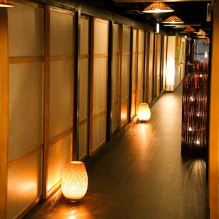 和の趣き溢れる店内は2名様～団体様までご利用可能な全席完全個室。掘り炬燵座敷タイプの個室は、大宮での接待や歓迎会、送別会などの宴会にも最適。人数様に合わせて完全個室のプライベート空間を多数ご用意。誕生日や記念日、合コンや女子会などにもオススメ。ランチのお昼の宴会も大歓迎!!貸切などもご相談下さいませ。