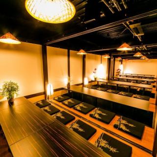 ご来店頂いた皆様にゆったりとお過ごし頂ける和の空間造りとなっております♪カジュアルな利用や接待・各種宴会などスタイリッシュなシーンでのご利用などにも最適な落ち着きの和の空間となっております。ごゆっくりお楽しみ頂ける2時間飲み放題付き宴会プランを3,000円～各種ご用意してお待ちしております。