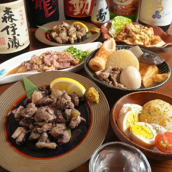 備長炭で焼き上げる香り豊かなもも焼きと、旬の恵みを味わう料理