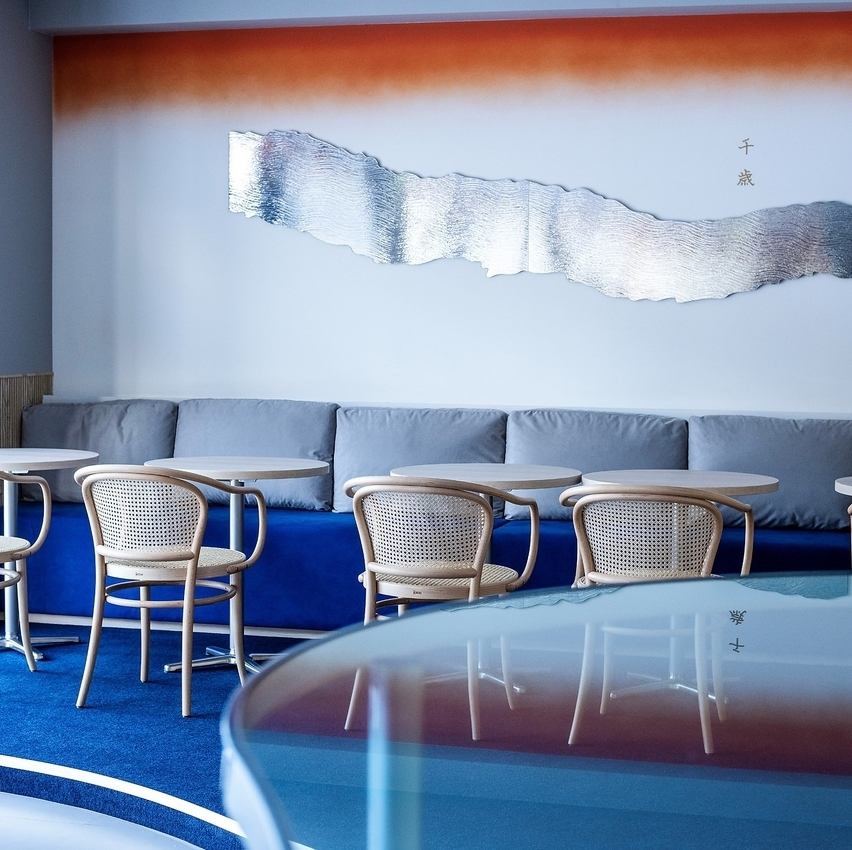 お子ざま連れでも大歓迎◎明るい店内でおくつろぎください。