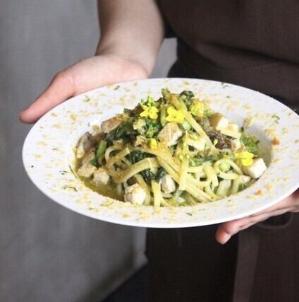 本日のパスタ料理（サラダ付き）