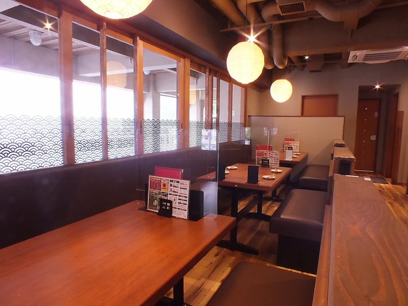 The sofa seats and table seats for 4 people are perfect for a casual drinking party♪ Accommodates up to 20 people! Of course, it can also be used for various banquets! Please write in the remarks column.
