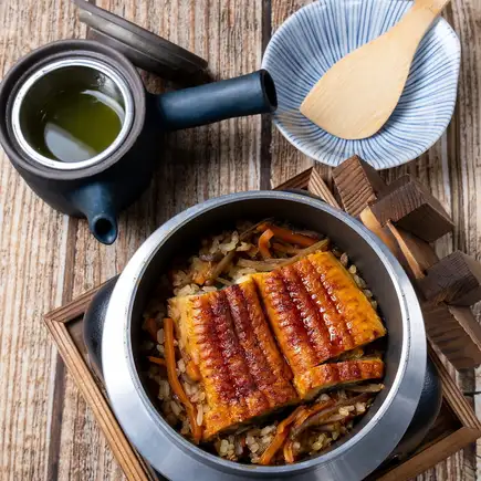 響コース■串焼き盛り・明太ポテサラ・鰻釜飯など全9品＋生ビール含む120分飲み放題付3499円