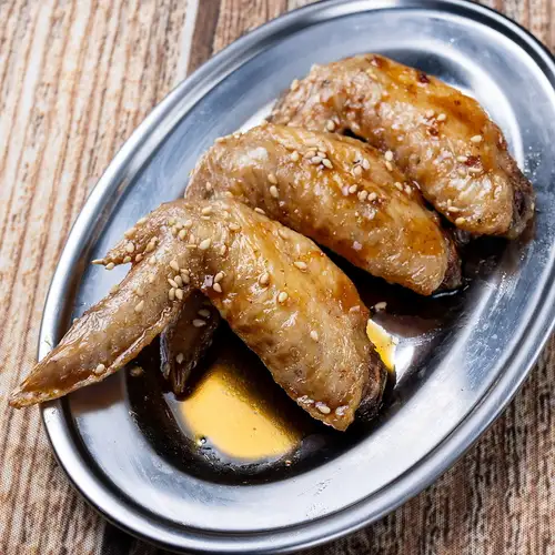 Spicy fried chicken wings (3 pieces)
