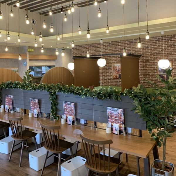 Counter seats are welcome to drop in on your way home from work! There is an acrylic partition so you can eat with peace of mind like a table seat ☆ Each seat is thoroughly disinfected each time, which is the best for safety. We are making!