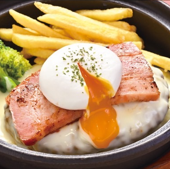 【11月】ベーコンチーズ (羽釜ごはん・ごはんのお供・スープ食べ飲み放題付き)