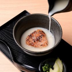 Grilled rice ball, chicken broth and chazuke