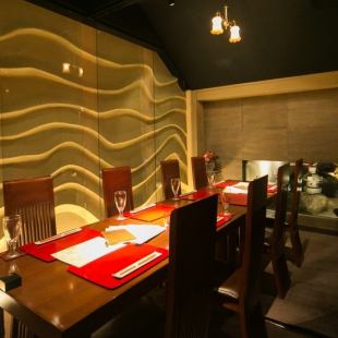【Kaede - Kageta Hagi · Hagi】 A table type fully-private room that can be used up to 10 people.It is ideal for use in various scenes such as girls' party, banquet, dinner party, entertainment etc.Please do not hesitate to tell us the preliminary introspection.