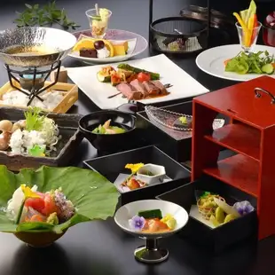 昼会席【菖蒲~あやめ~】会席コース11品8,800円(税込)