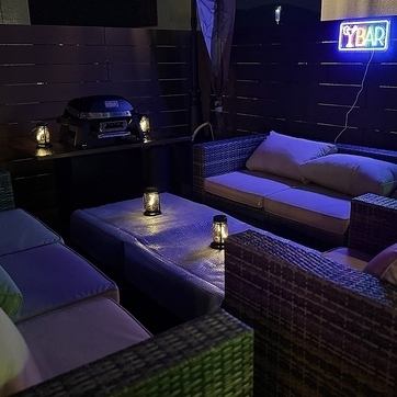 朝5:00~翌4:30まで営業中!夜のテラスでチルしませんか?